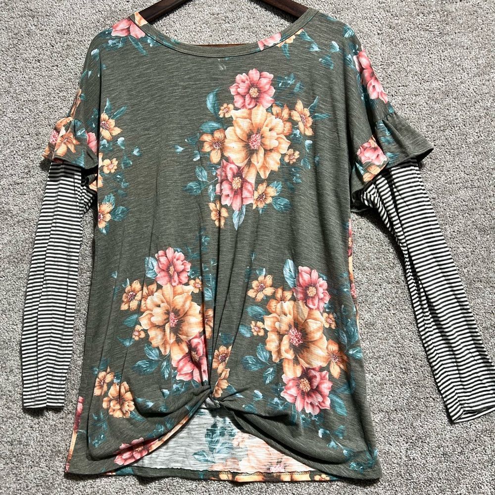 First Love Woman’s Floral Stripes Long Sleeve Blouse Size Medium